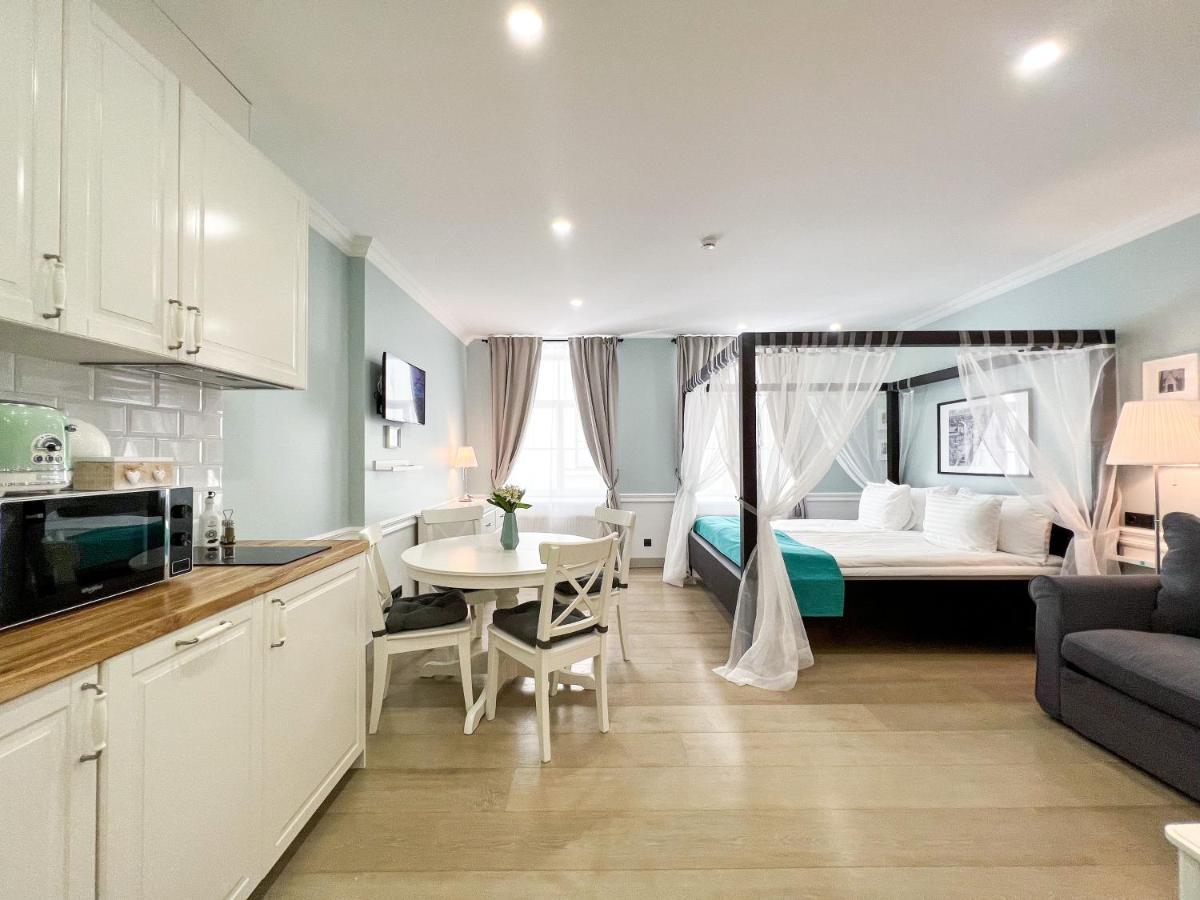 Revelton Suites Riga Esterno foto