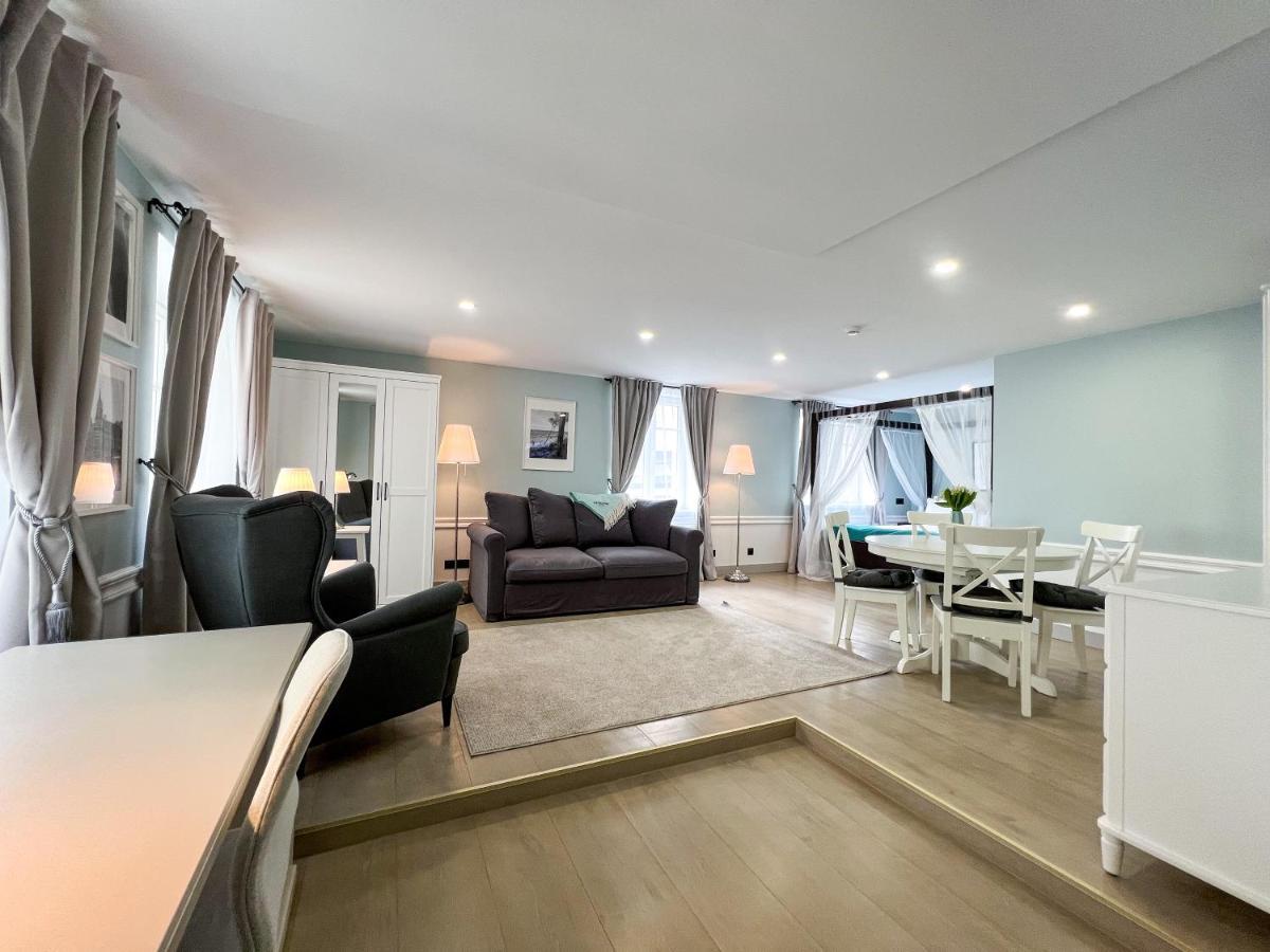 Revelton Suites Riga Esterno foto