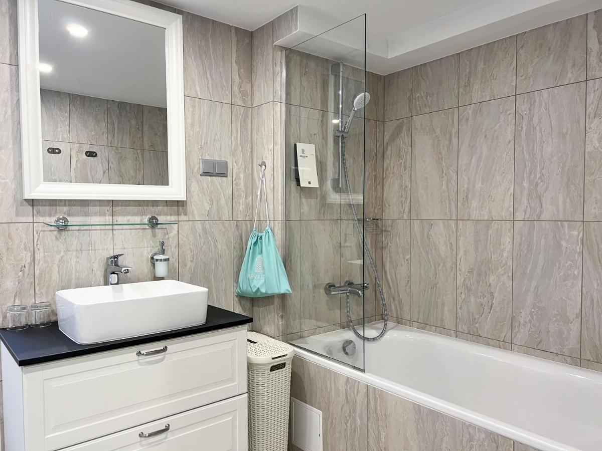 Revelton Suites Riga Esterno foto