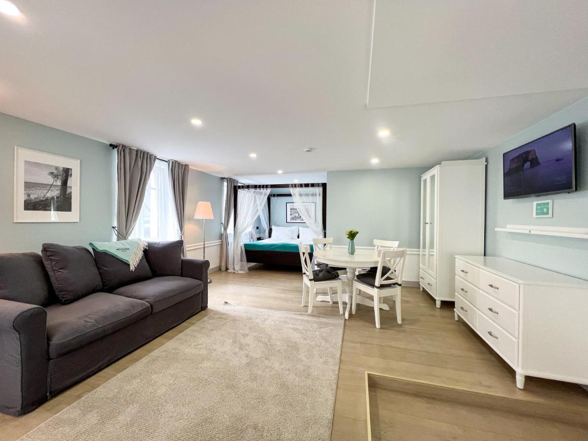 Revelton Suites Riga Esterno foto
